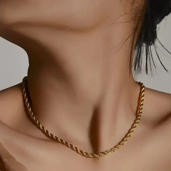 Minimalist Versatile Charm, Chic Hip-Hop Inspired Twisted Chain Necklace - Picture 1 of 5